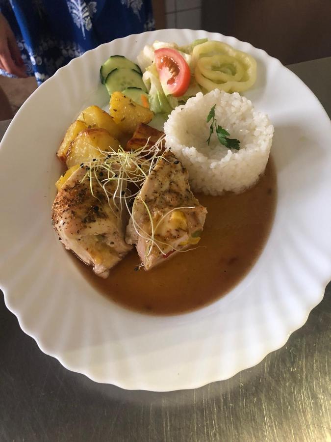 Penzion Kamenec Zakamenne ภายนอก รูปภาพ